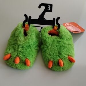 Wonder Nation Green and Orange Kids Slippers